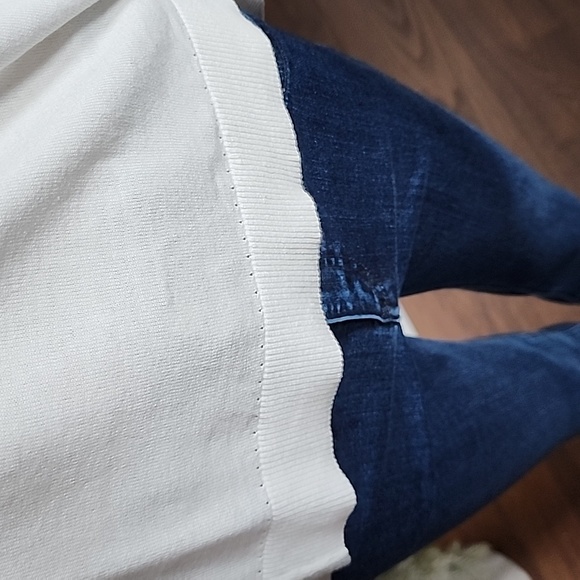 Banana Republic sweater - Picture 6 of 9